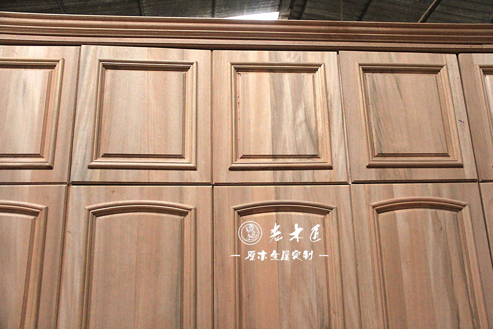 原木衣柜图片